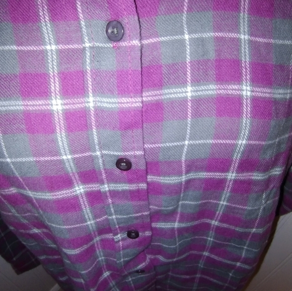 Woman's magenta and grey flannel - Picture 5 of 6